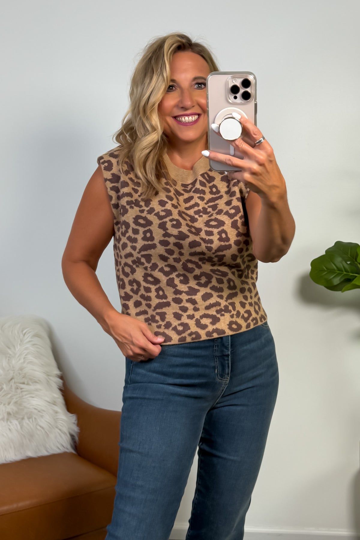 Tovianna Leopard Print Sleeveless Sweater : Leopard