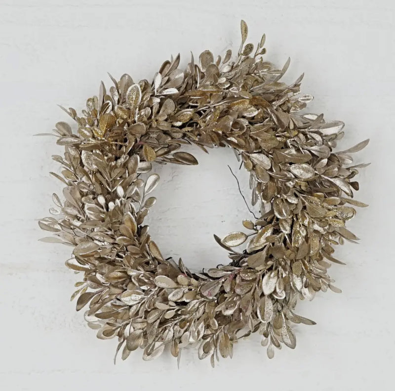 Oak Street Holiday Decor