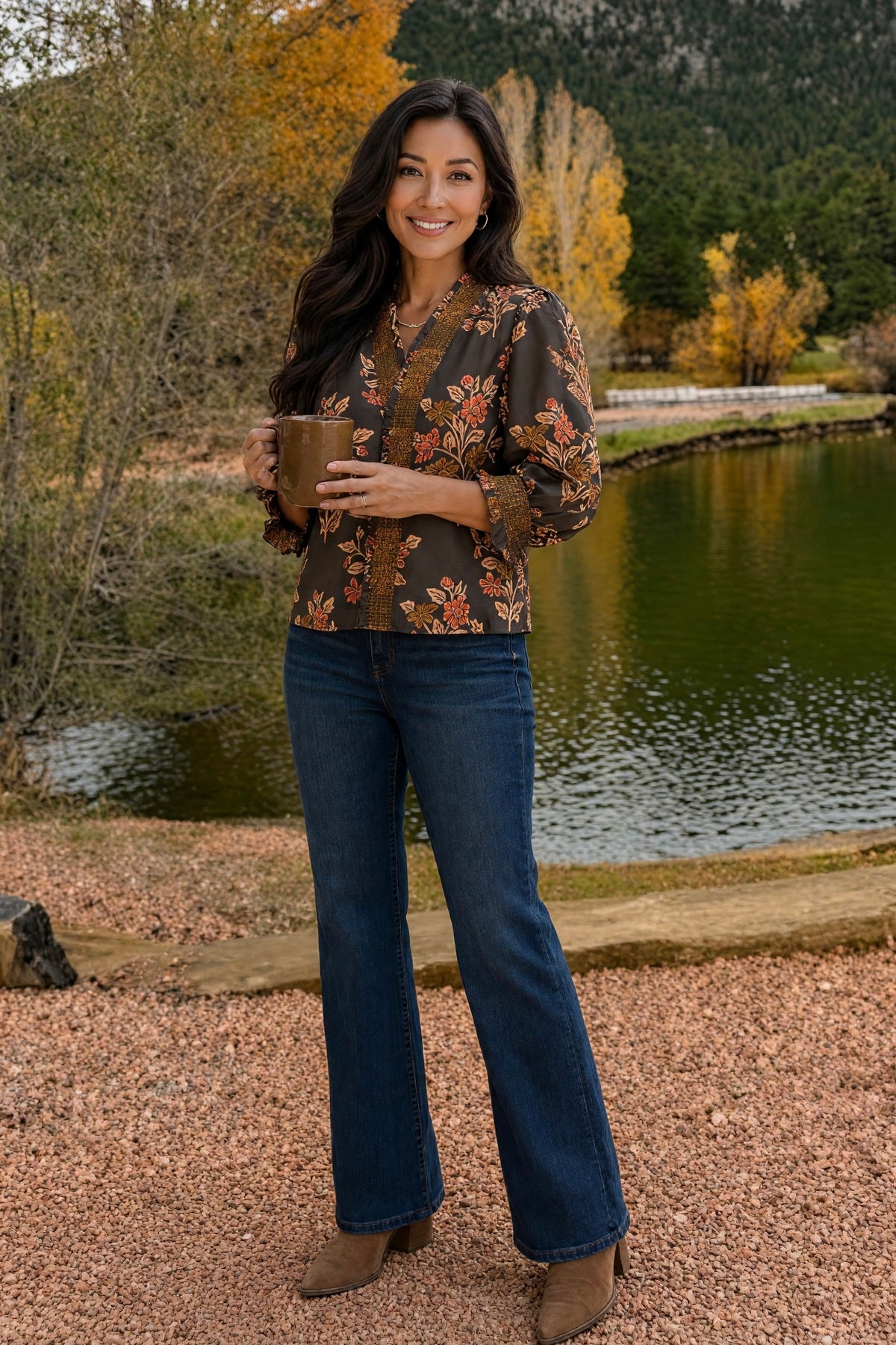 Florentine V-Neck Floral Top : Mocha