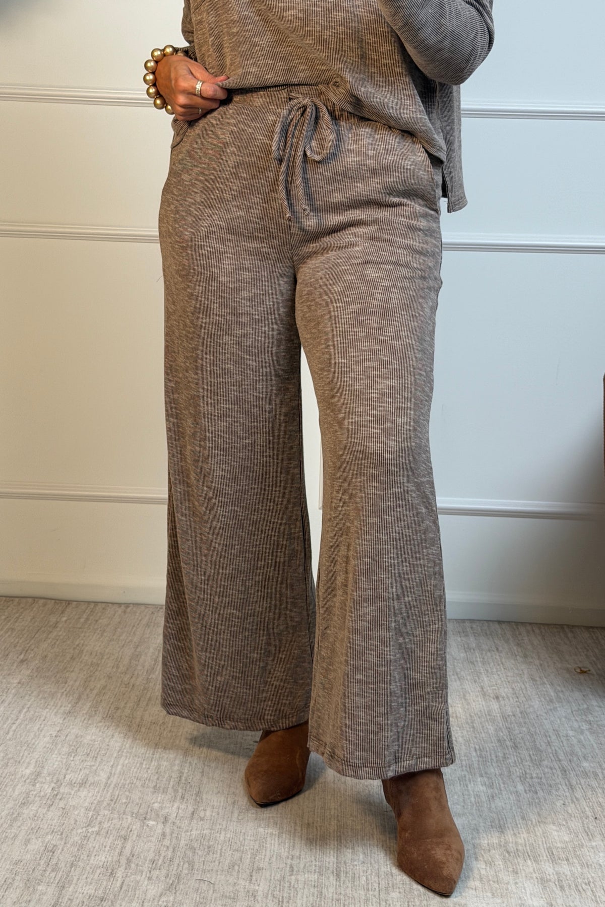 Solara High Waist Crop Pants : Chocolate
