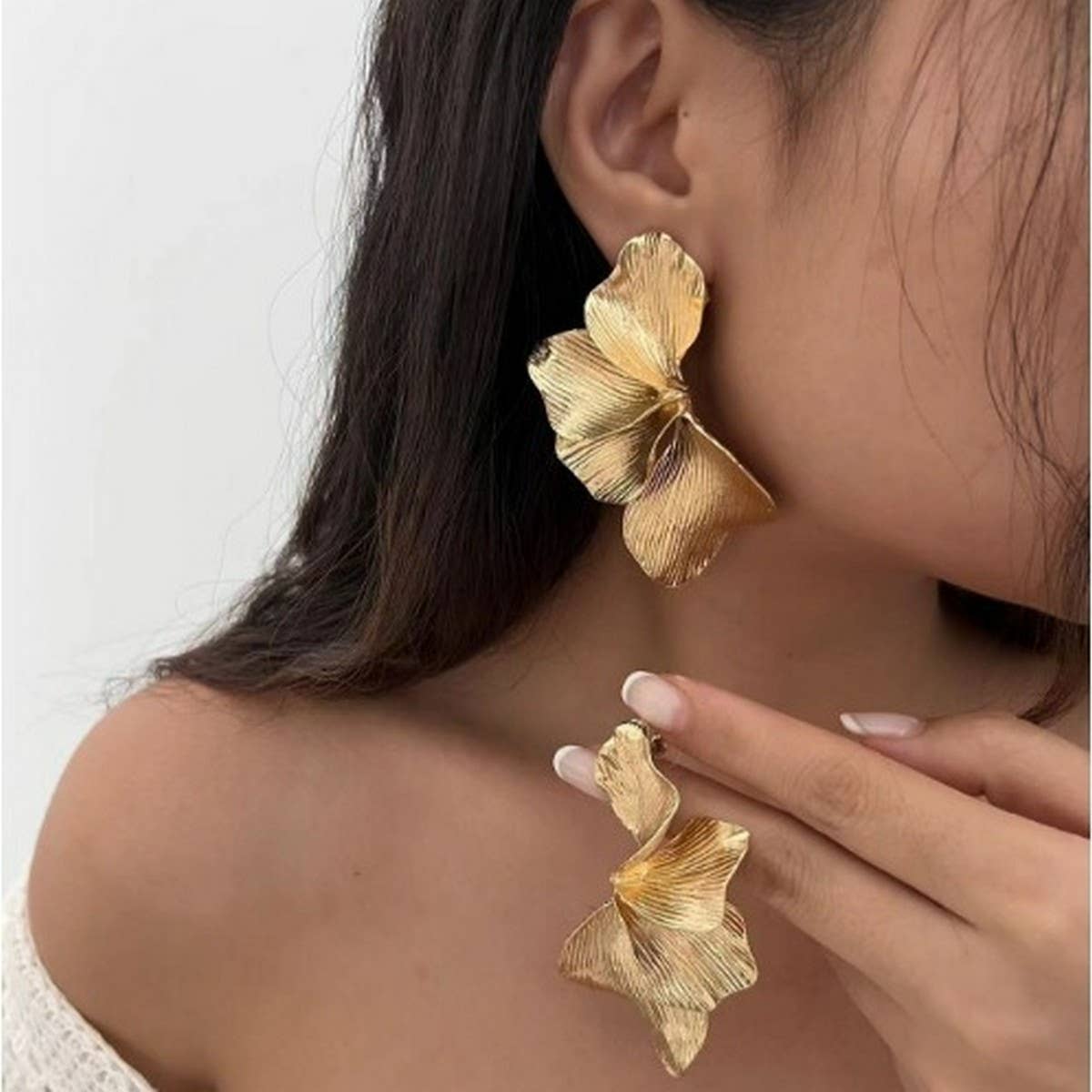 Flower Earrings : Gold