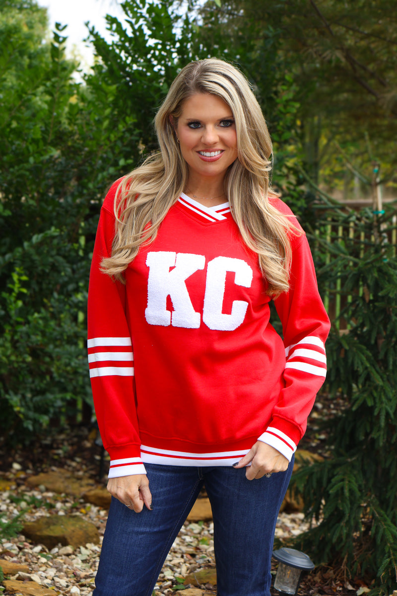 KC Varsity V Neck Pullover : Red