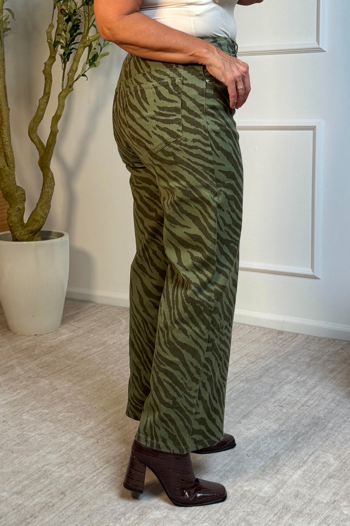Entro Payton Zebra Print Jeans : Olive