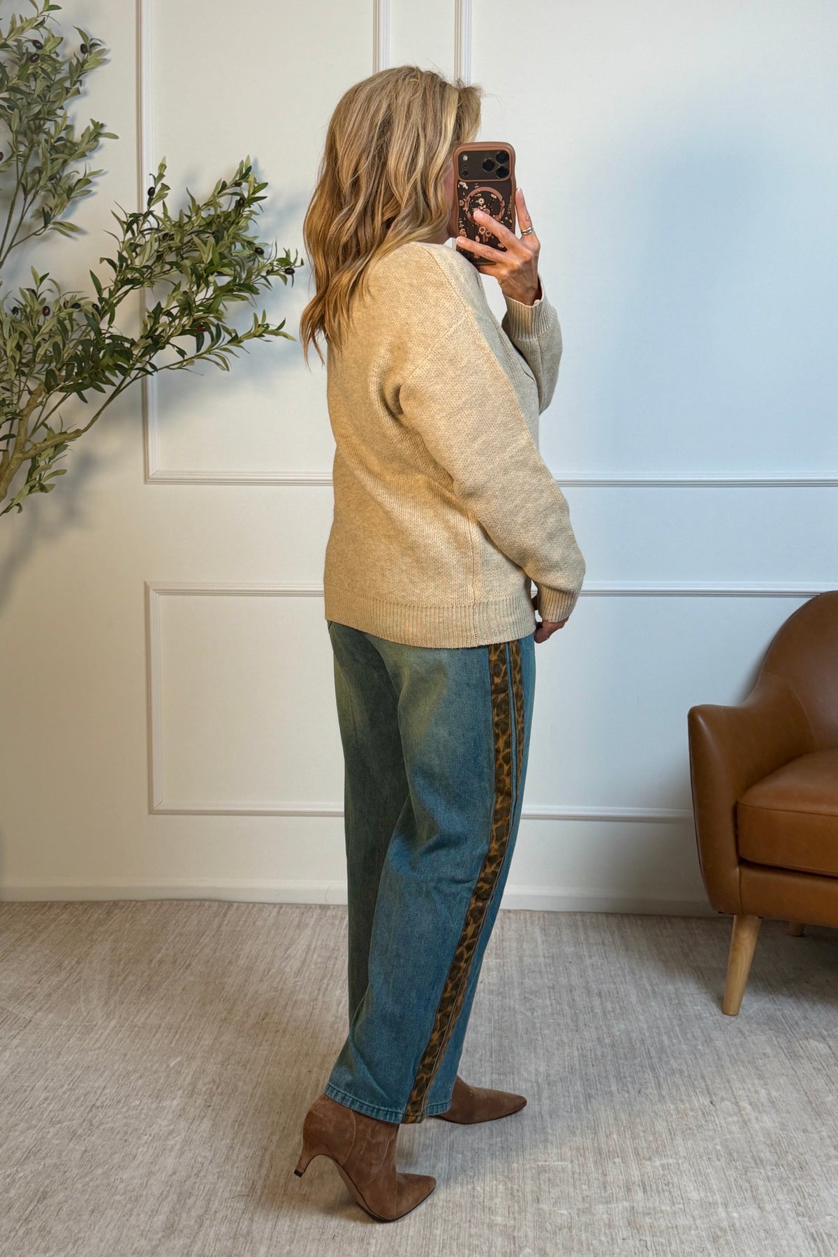 Milla Knit Crewneck Sweater with Dog Face : Oatmeal