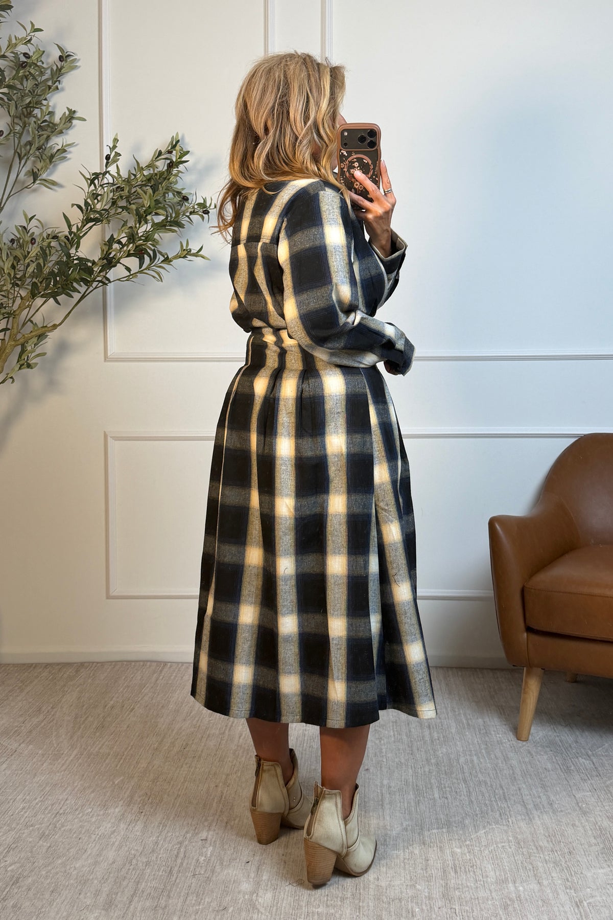 Cordula Plaid Long Sleeve Pleated Midi Dress : Cream/Navy