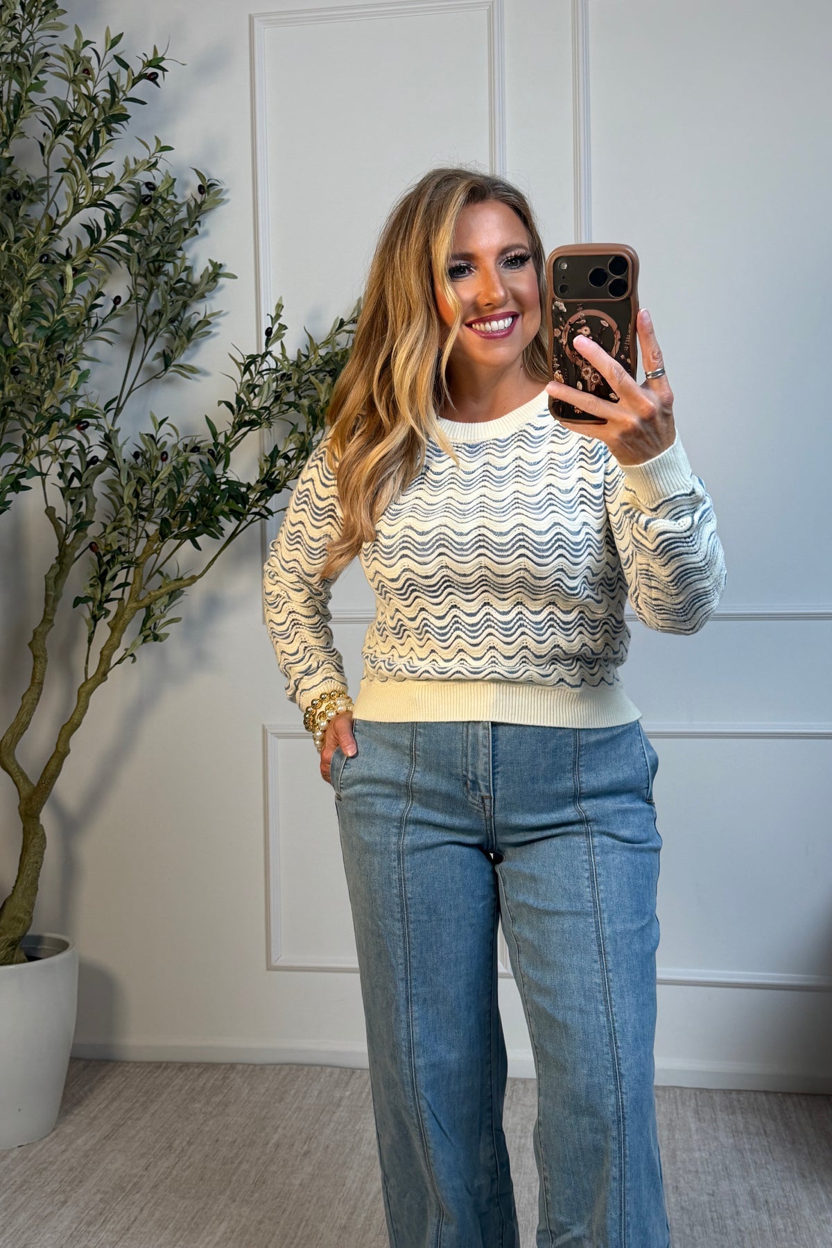 Leni Wavy Pattern Knit Sweater : Blue/Cream