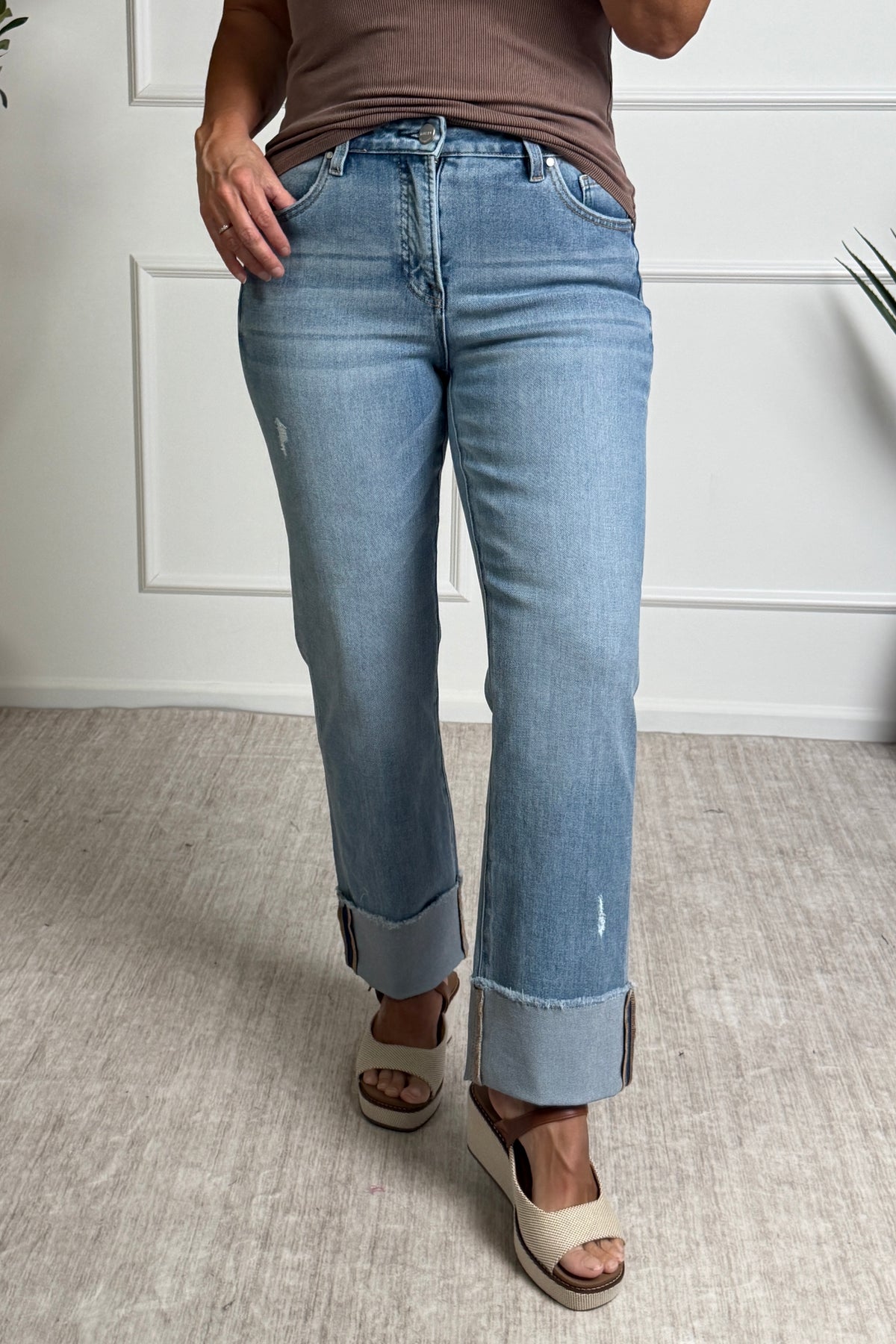 Risen Kimber Mid Rise Crop Straight Cuffed Jeans : Medium