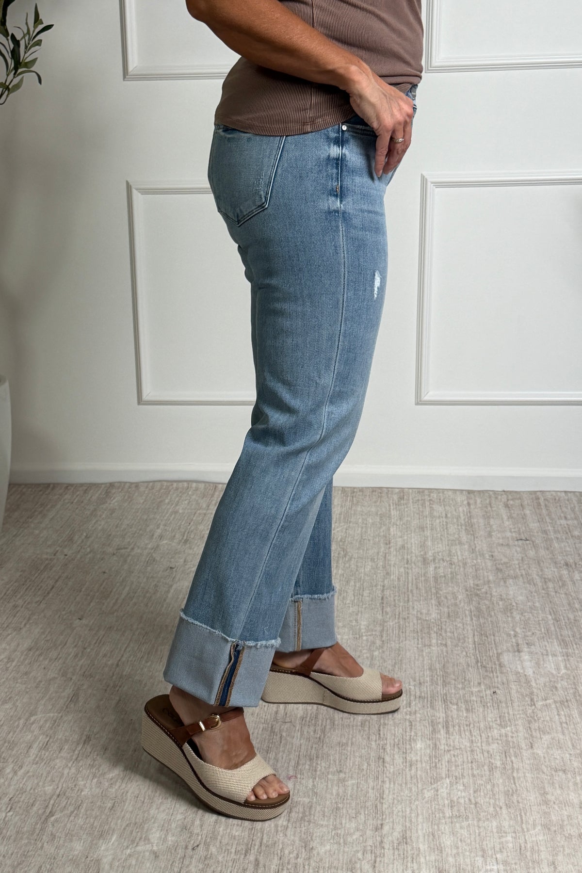 Risen Kimber Mid Rise Crop Straight Cuffed Jeans : Medium