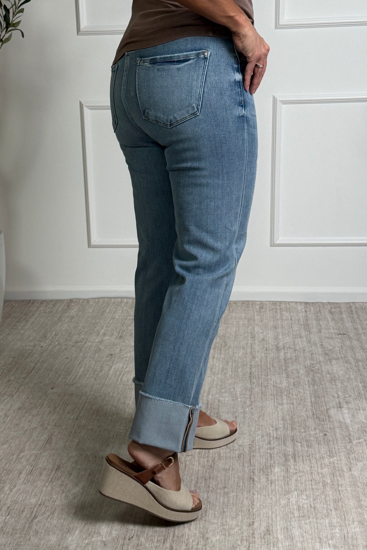 Risen Kimber Mid Rise Crop Straight Cuffed Jeans : Medium