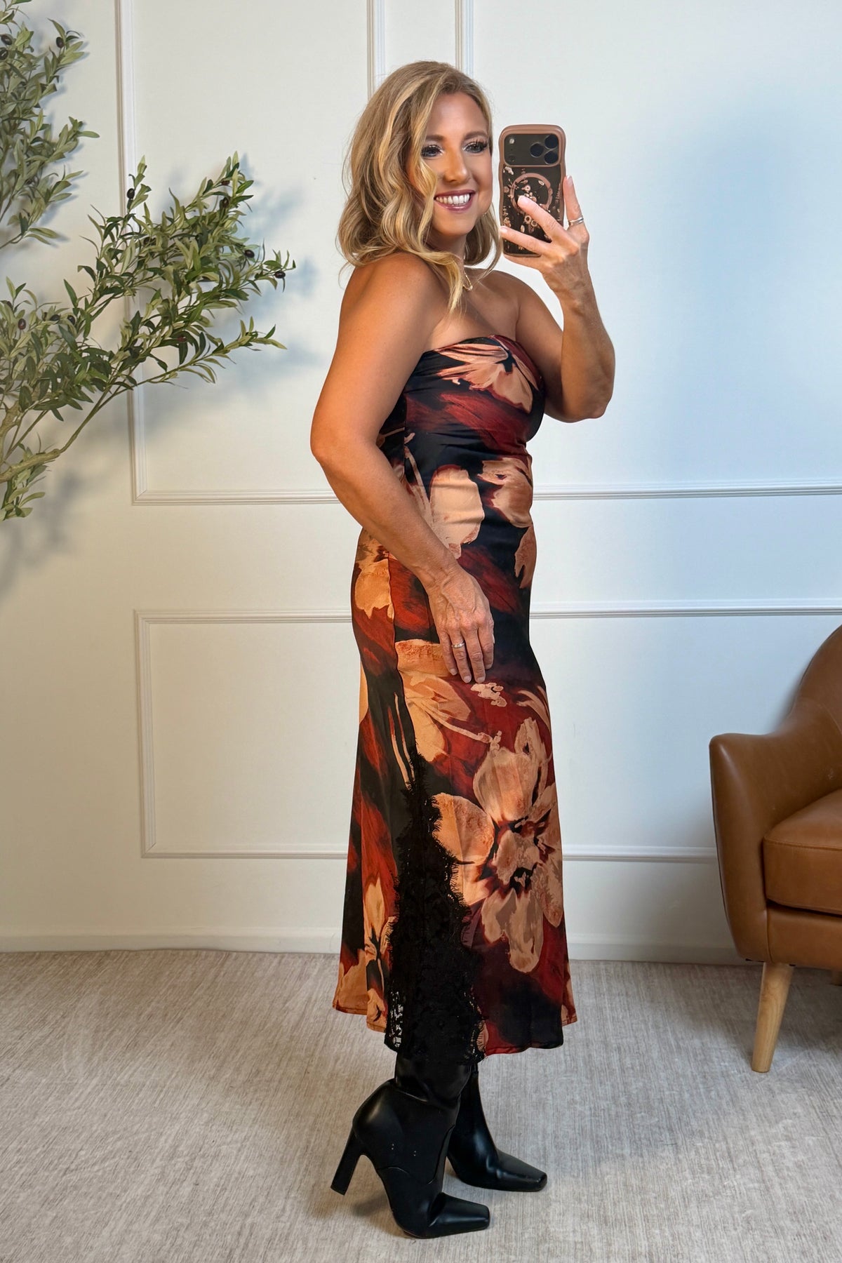 Delara Floral Sleeveless Maxi Dress : Midnight Scarlet