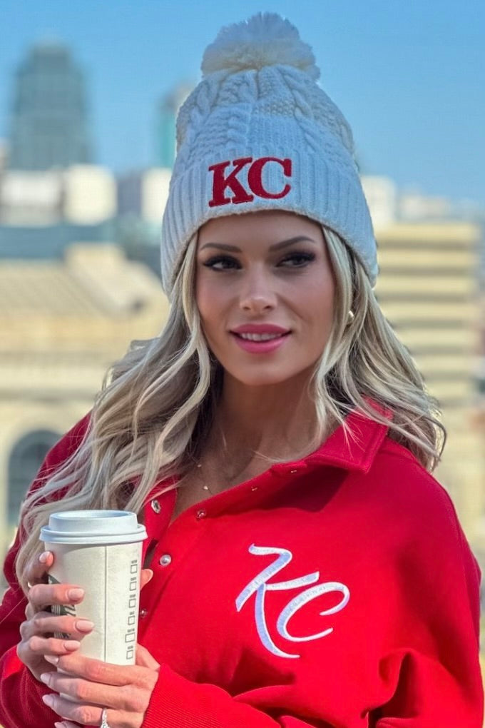 KC Cable Knit Fleece Lined Pom Beanie : Ivory/Red