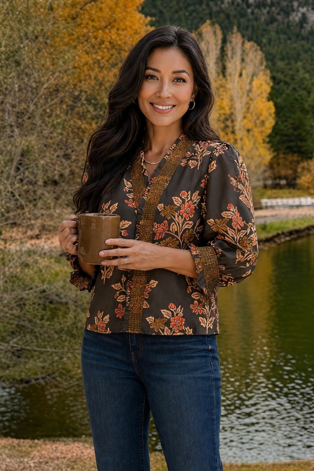 Florentine V-Neck Floral Top : Mocha