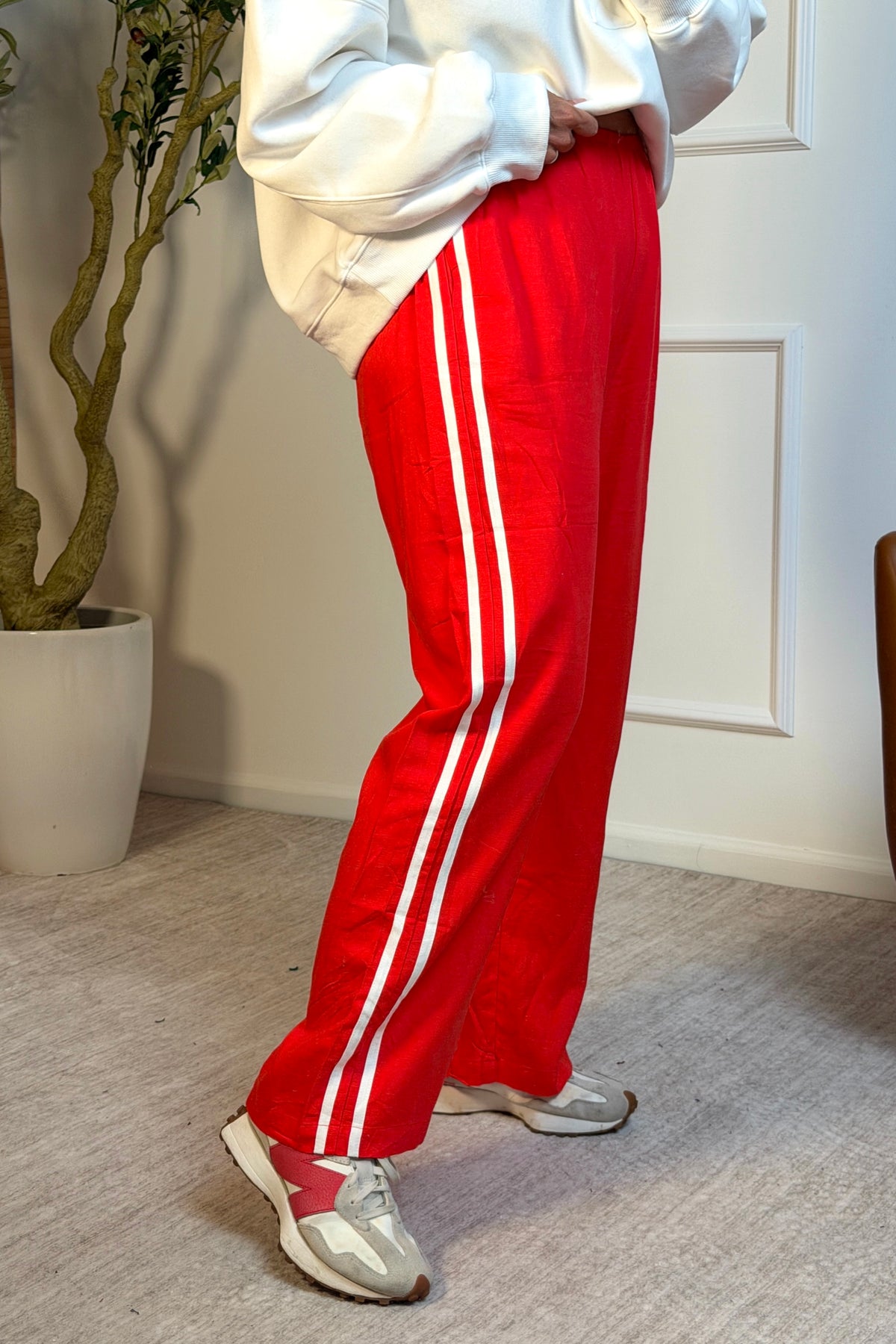 Lunara Long Pants with Side Detail : Cherry