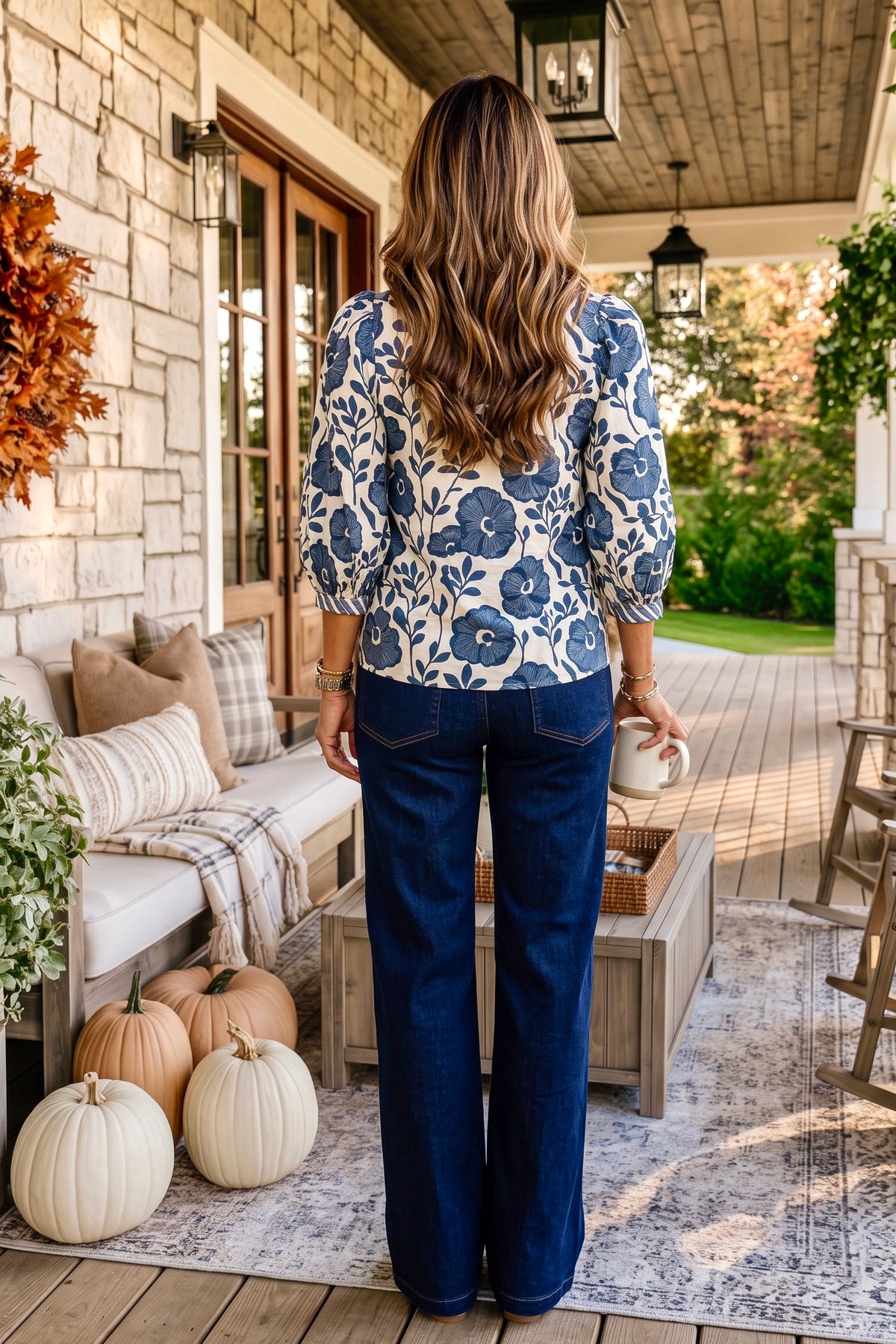 Tindra V-Neck Floral Top : Cream/Navy