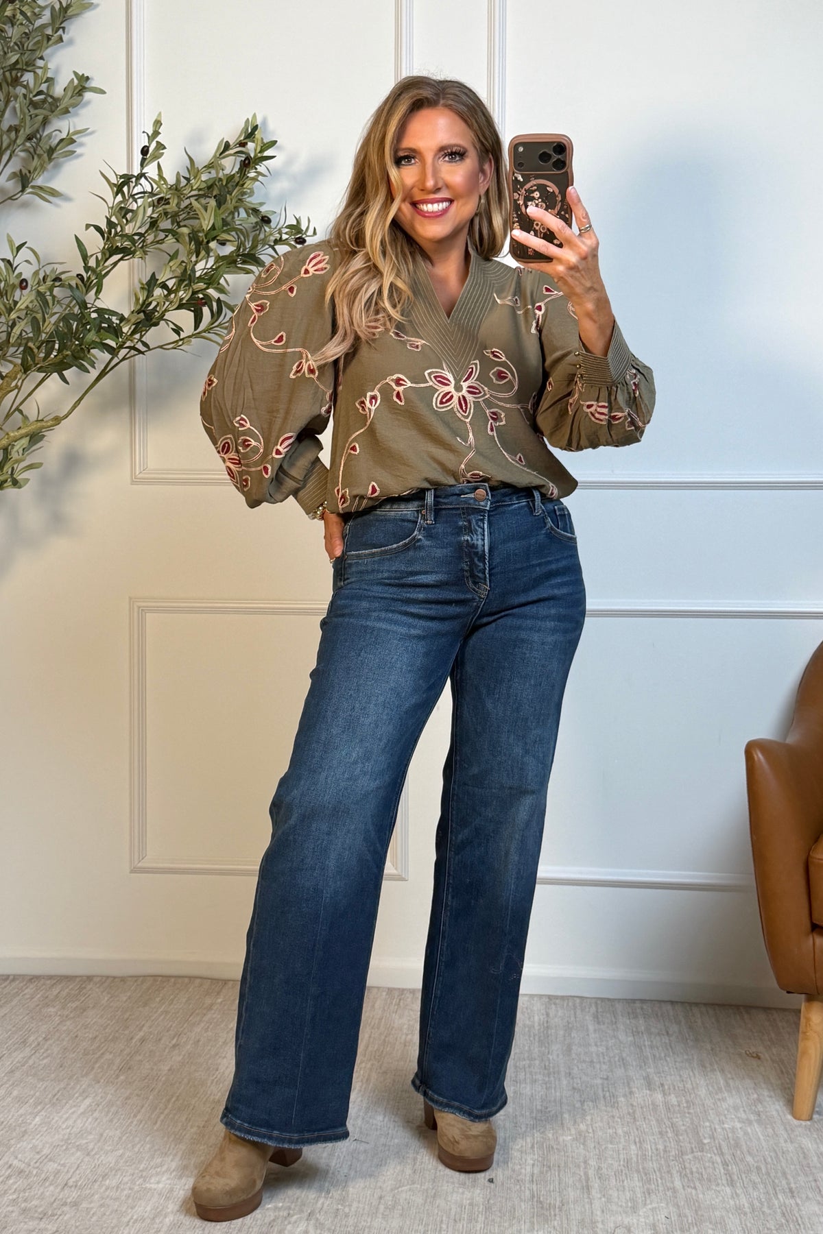 Aliah Long Sleeve V-Neck Top : Olive
