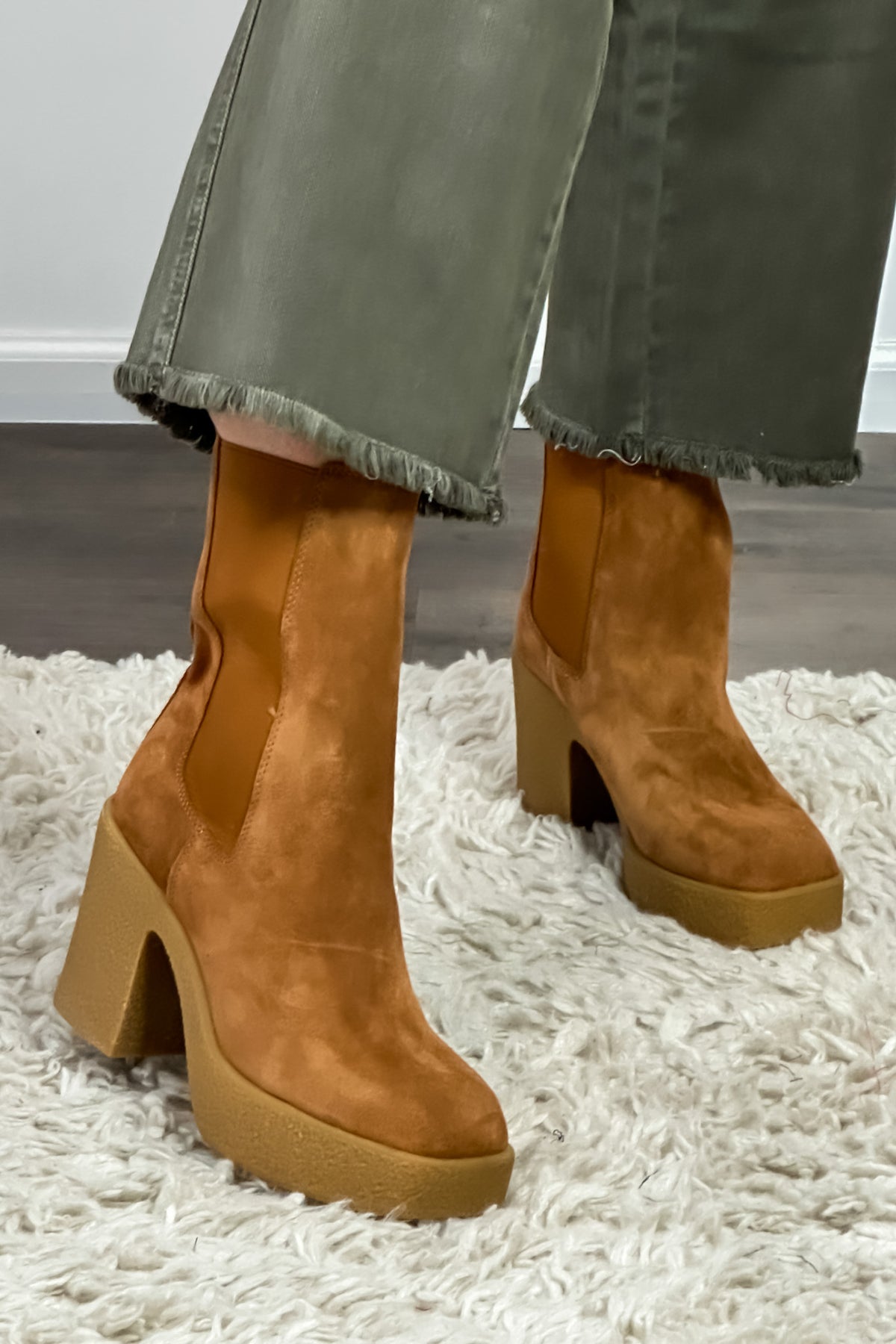 Chinese Laundry Caleigh Suede Boots : Brown