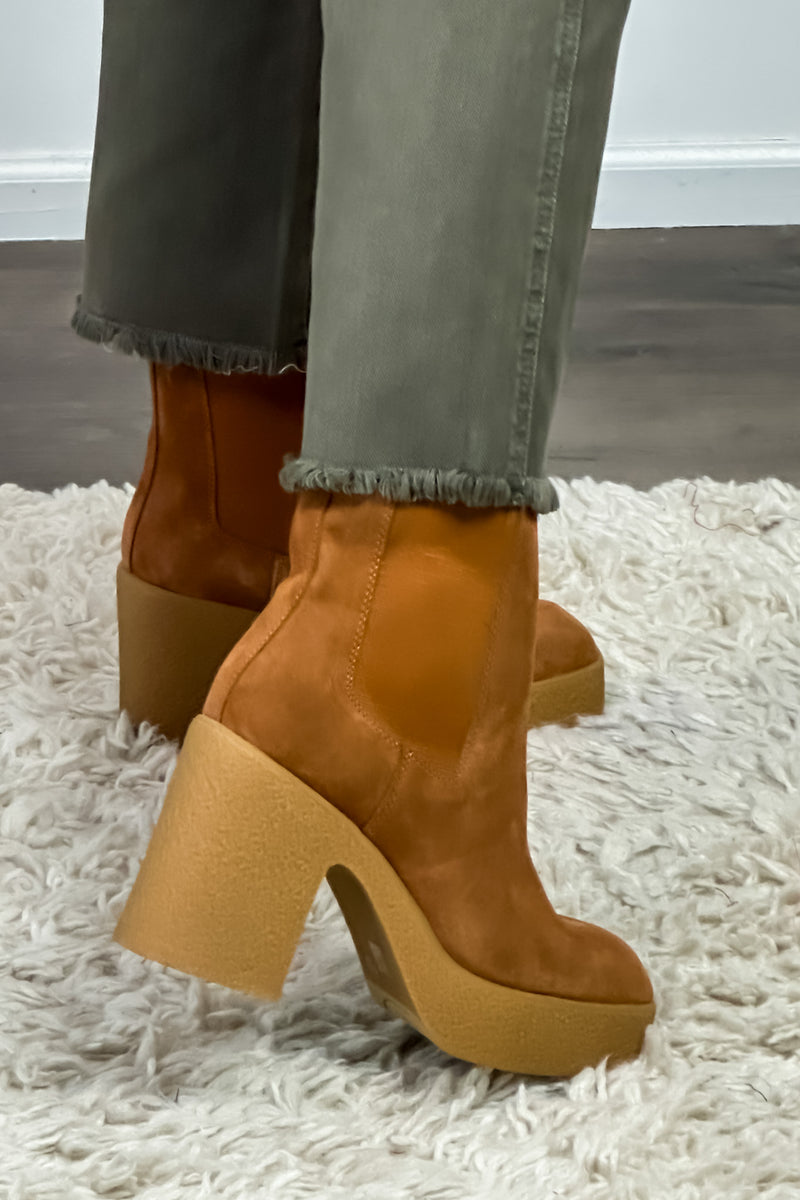 Chinese Laundry Caleigh Suede Boots : Brown