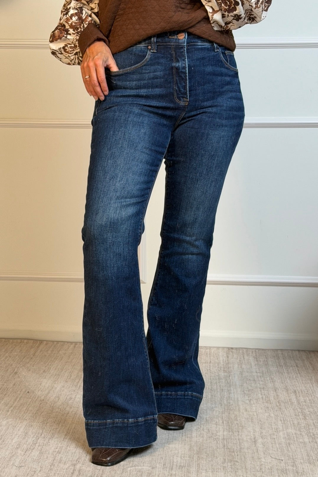 Risen Vida High Rise Stretchy Flare Jeans : Dark