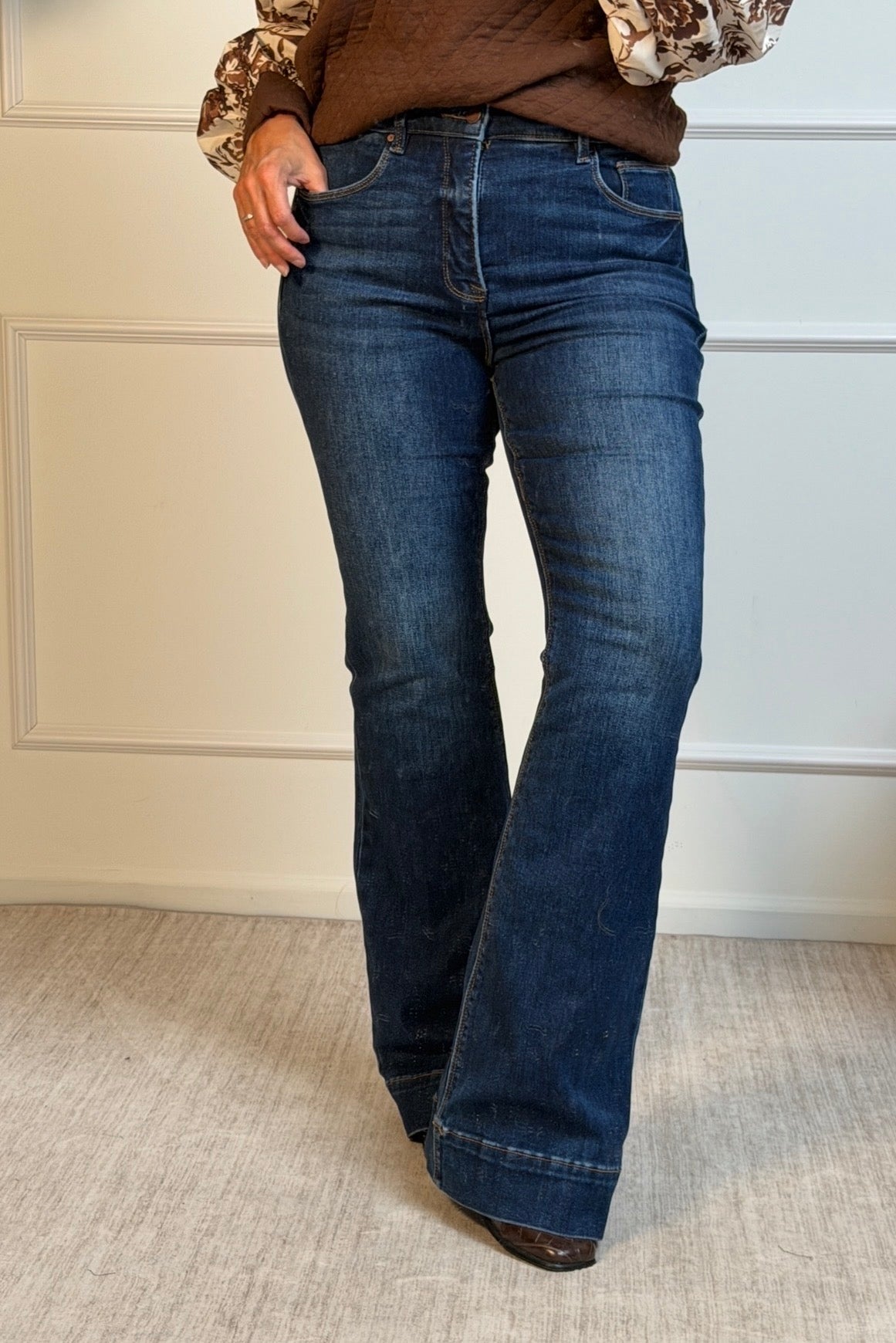 Risen Vida High Rise Stretchy Flare Jeans : Dark