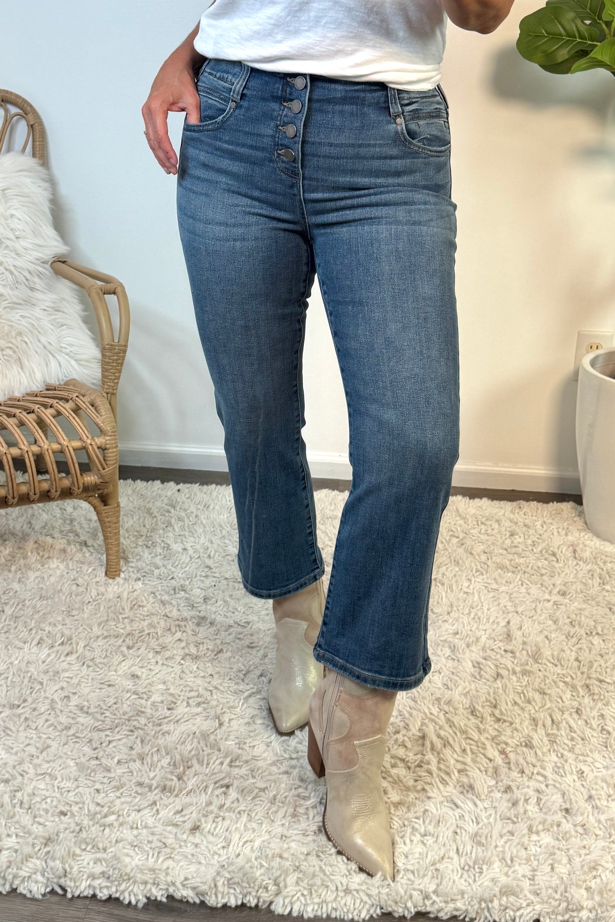 Liverpool Gia Crop Flare w/ buttons : Neola
