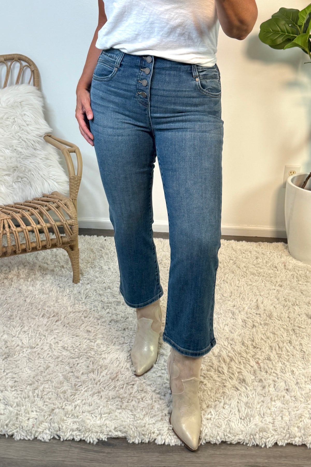 Liverpool Gia Crop Flare w/ buttons : Neola