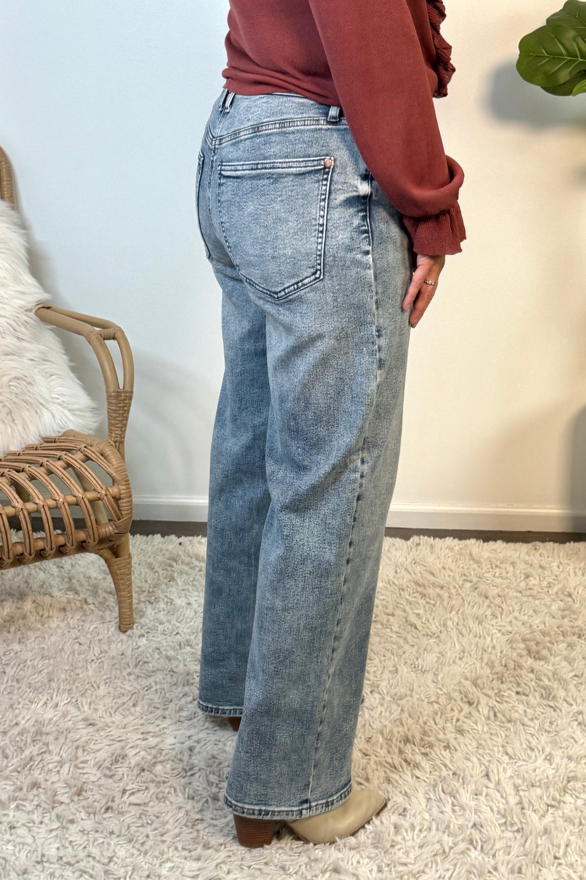Judy Blue Wilhemina Vintage Wash Jeans : Light