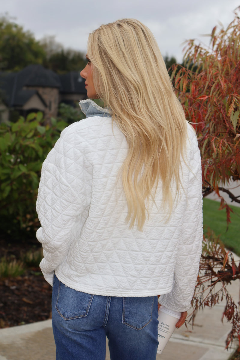 Sariah Denim Collar Quilted Jacket : Off White/Denim
