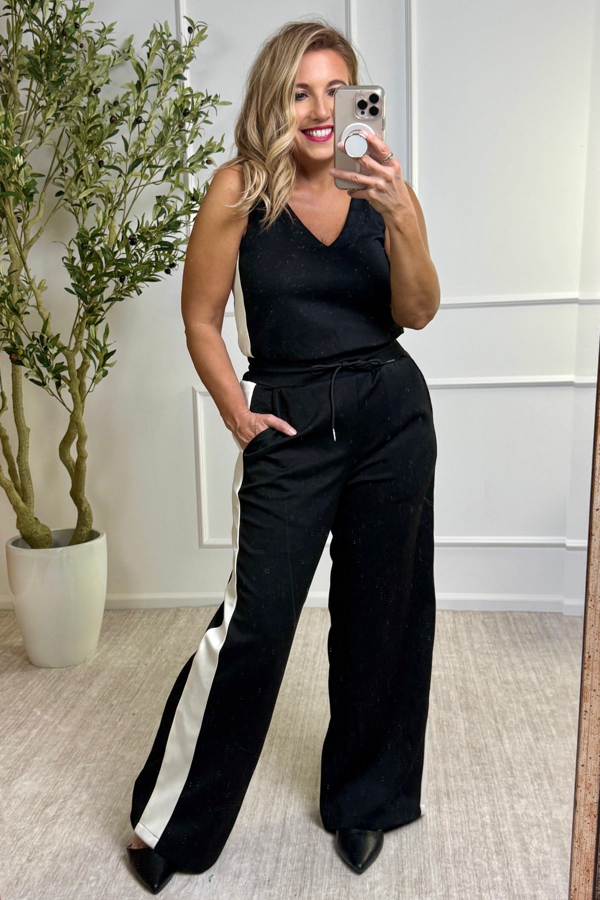 Amiyah V-Neck Jumpsuit With Drawstring : Black