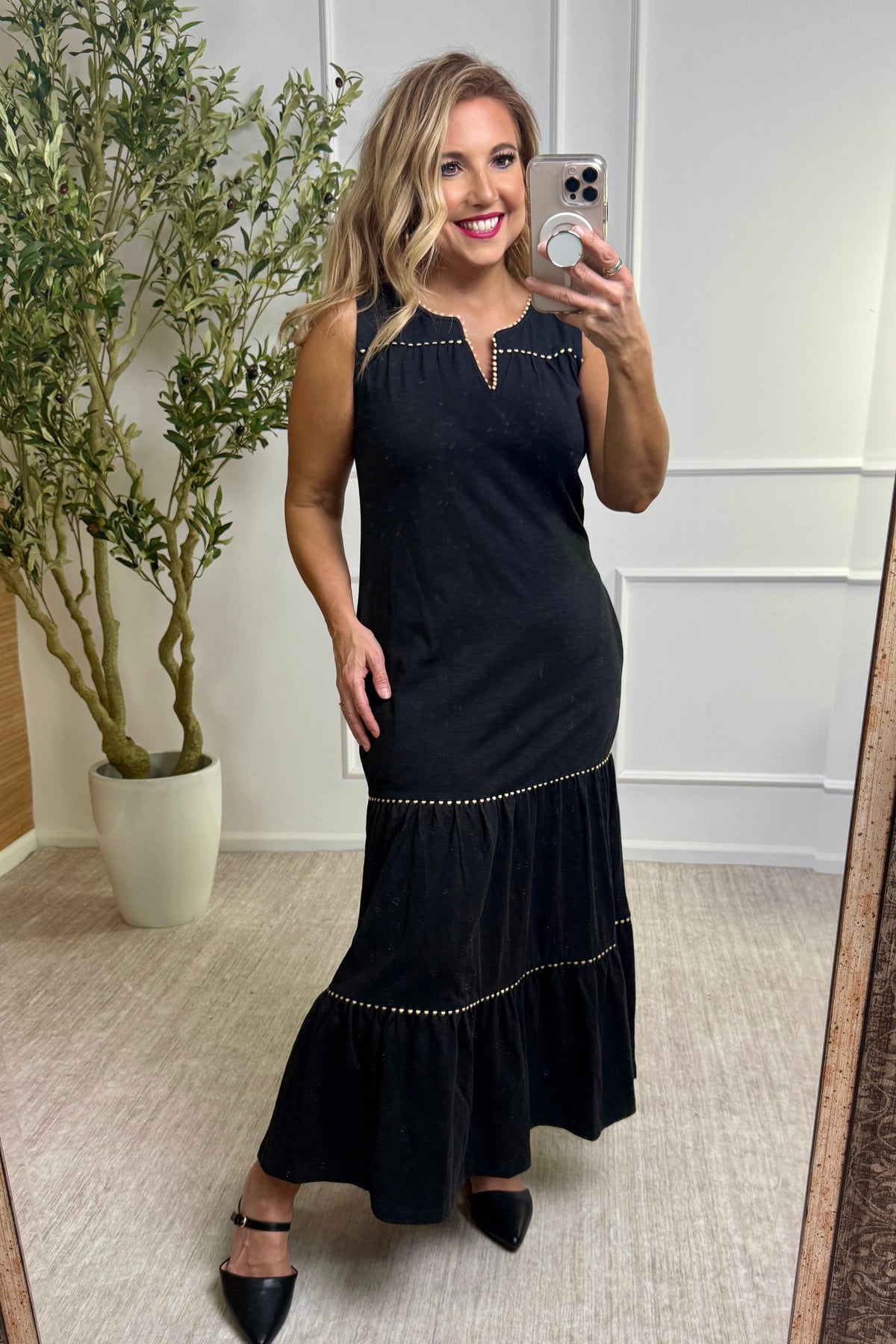 Tribal Emory Sleeveless V-Neck Dress : Black