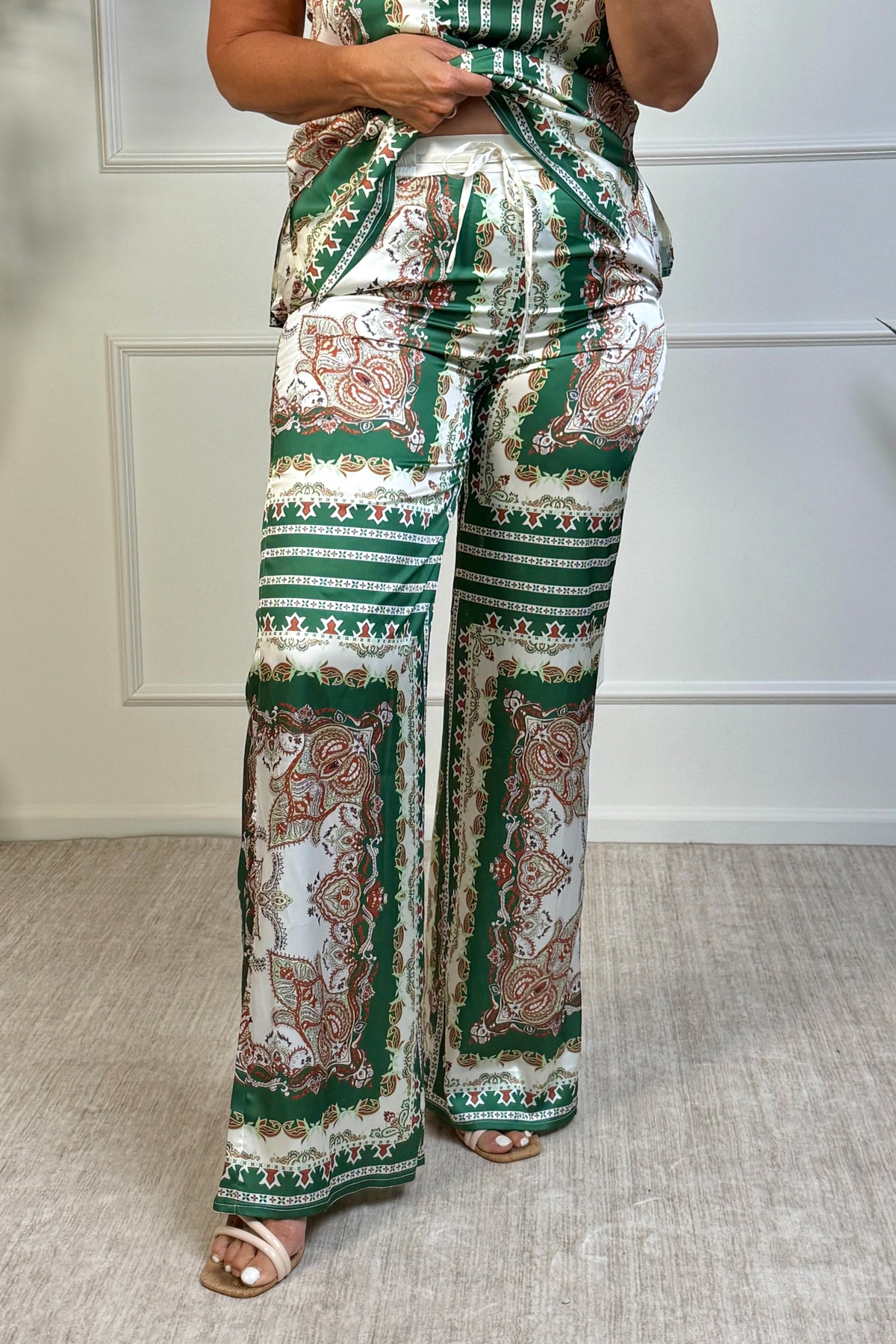 Chanelle Scarf Print Elastic Waistband Wide Leg Pants : Green Multi