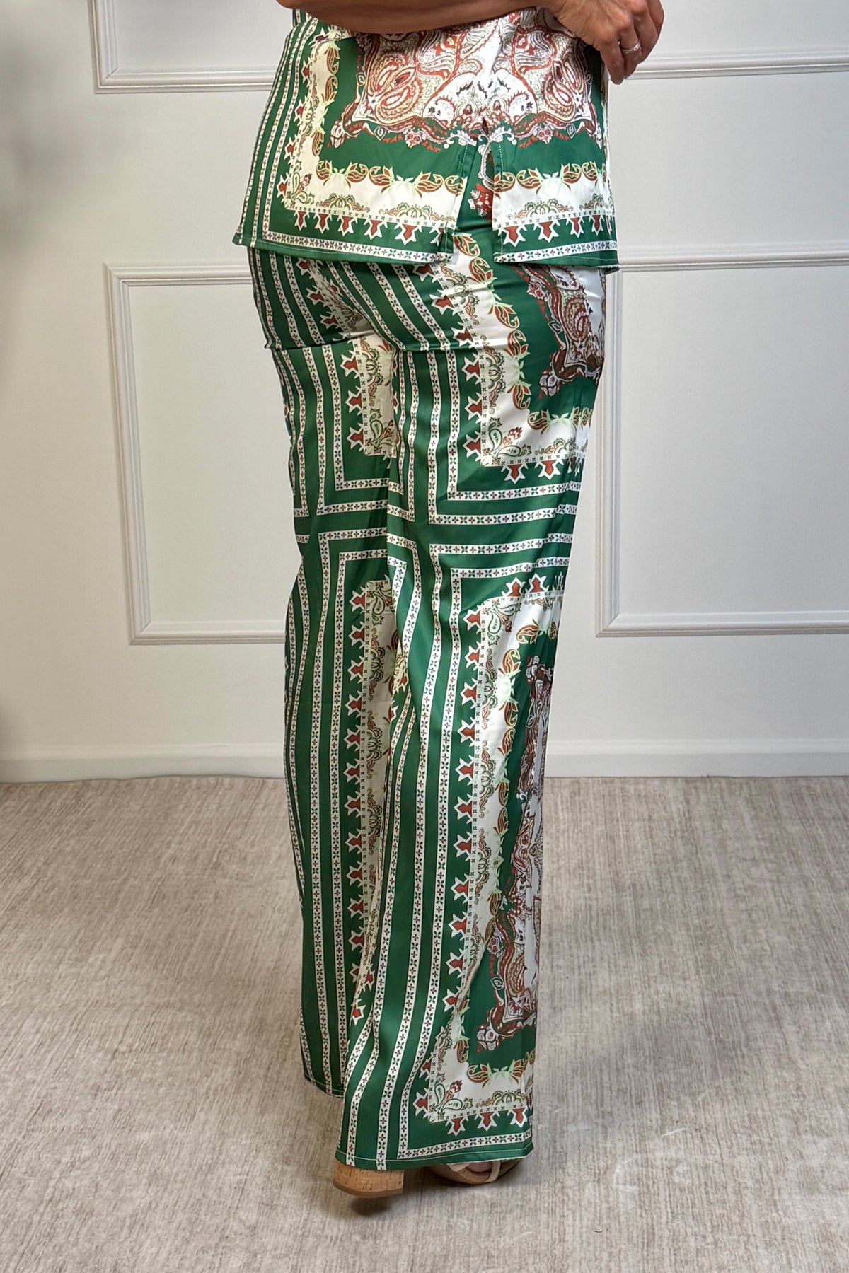 Chanelle Scarf Print Elastic Waistband Wide Leg Pants : Green Multi