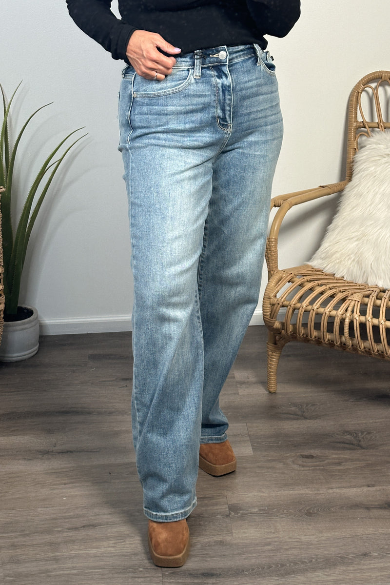 Judy Blue Nahdia Straight Jeans : Lt. Wash