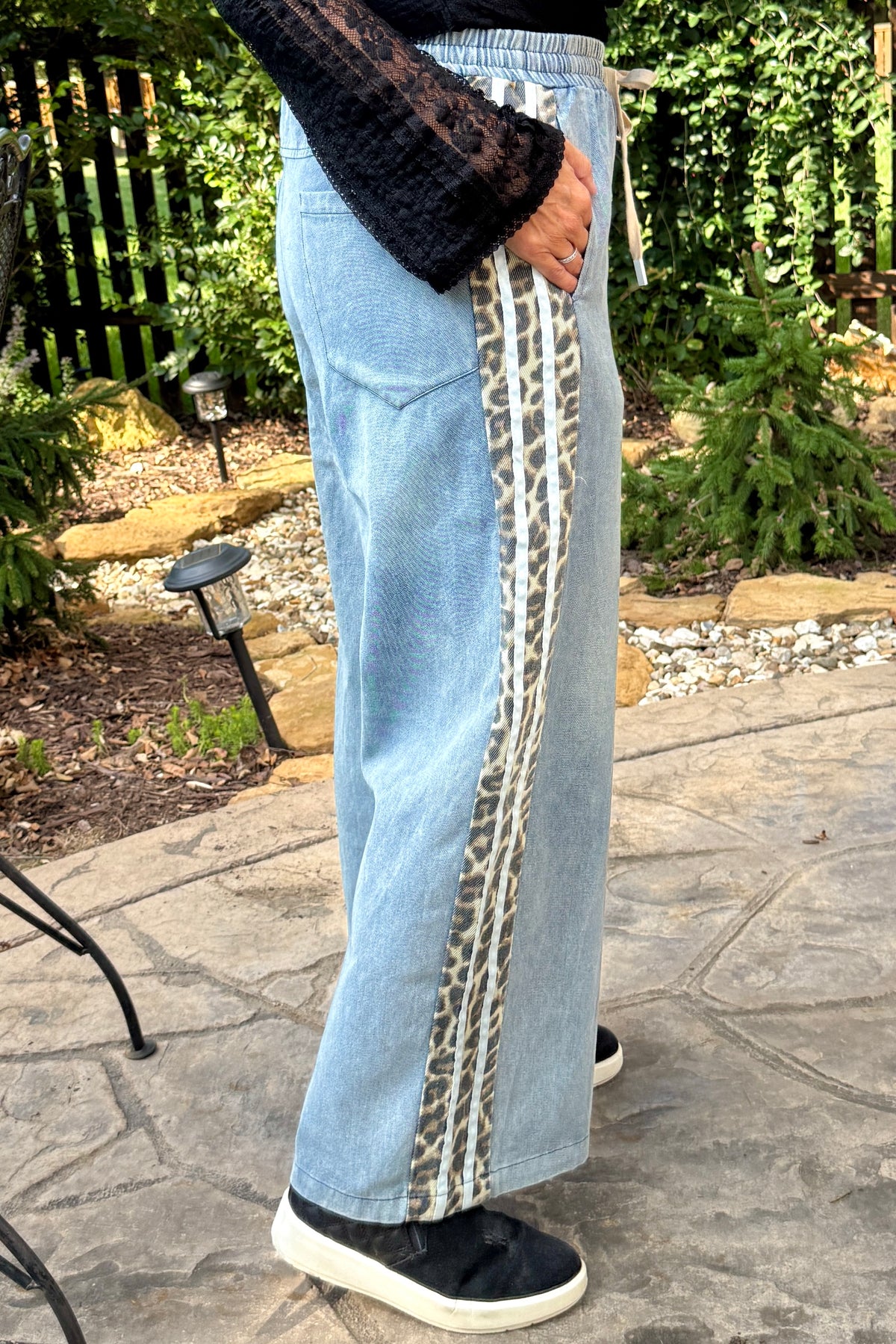 Buffy Jeans Leopard Stripe: Off White/Denin