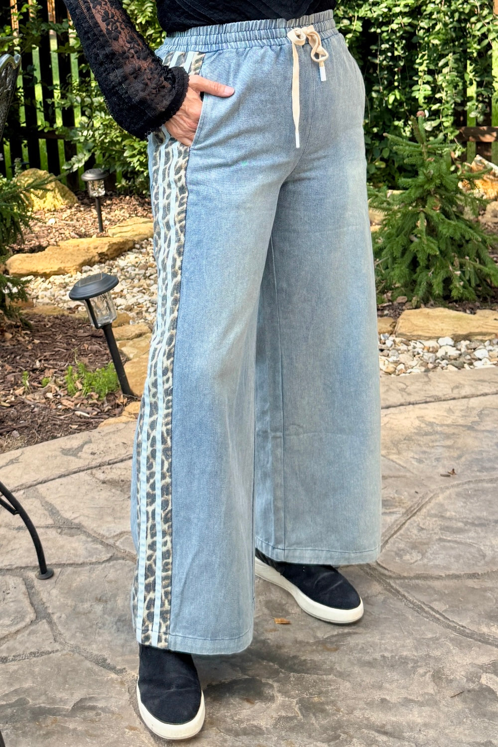Buffy Jeans Leopard Stripe: Off White/Denin