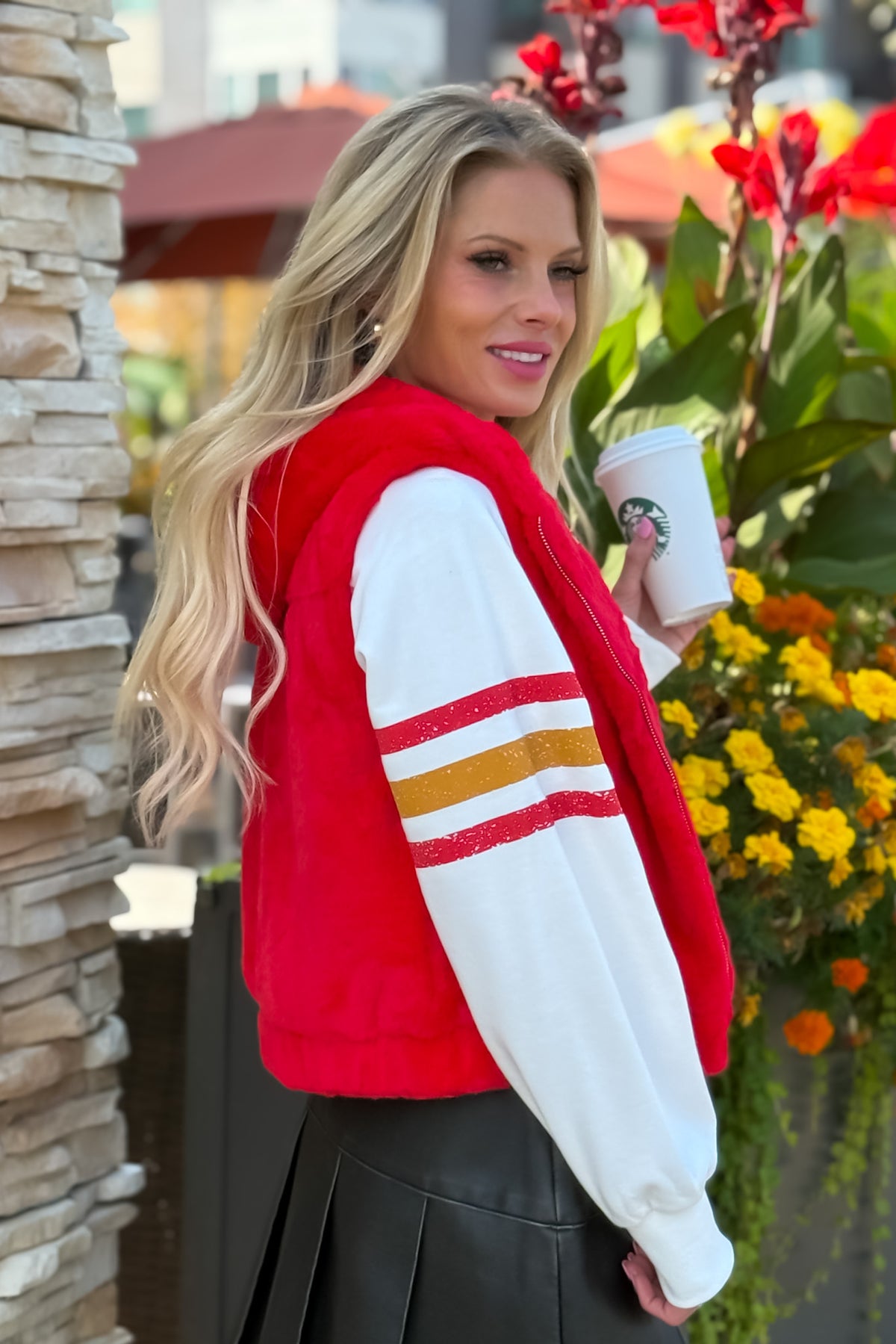 Avery Hoodie Faux Fur Vest : Red