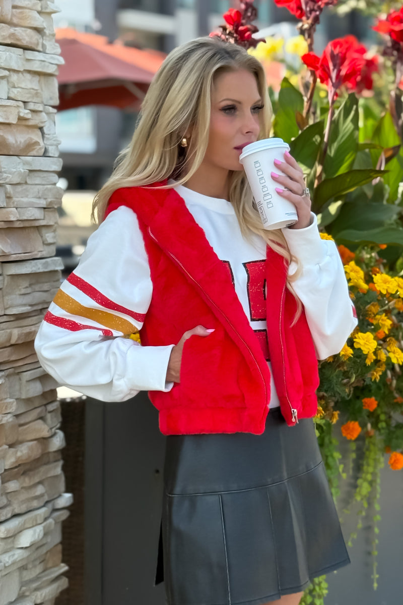 Avery Hoodie Faux Fur Vest : Red