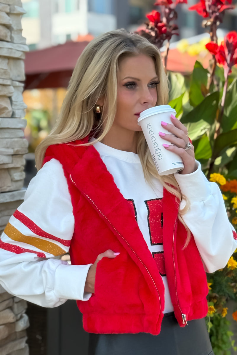 Avery Hoodie Faux Fur Vest : Red
