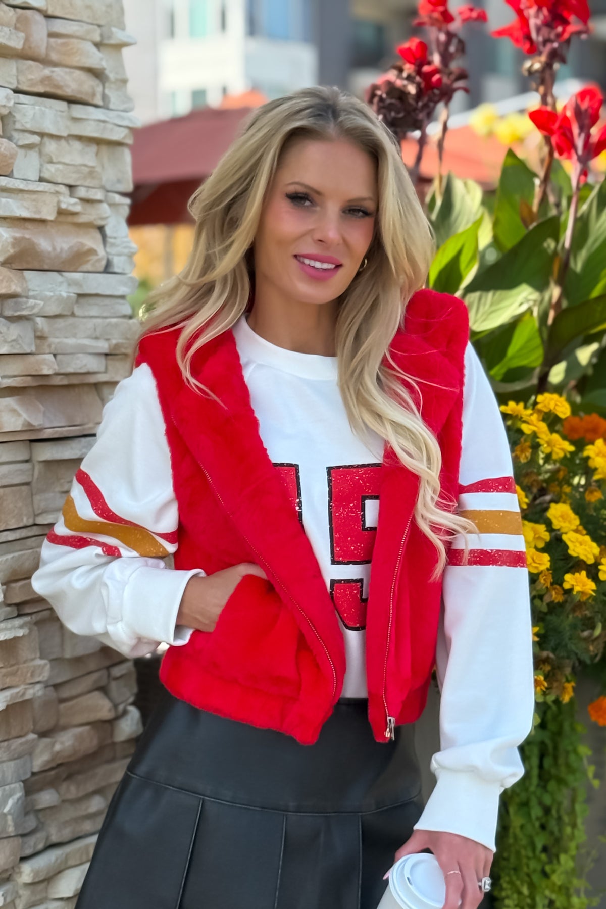 Avery Hoodie Faux Fur Vest : Red