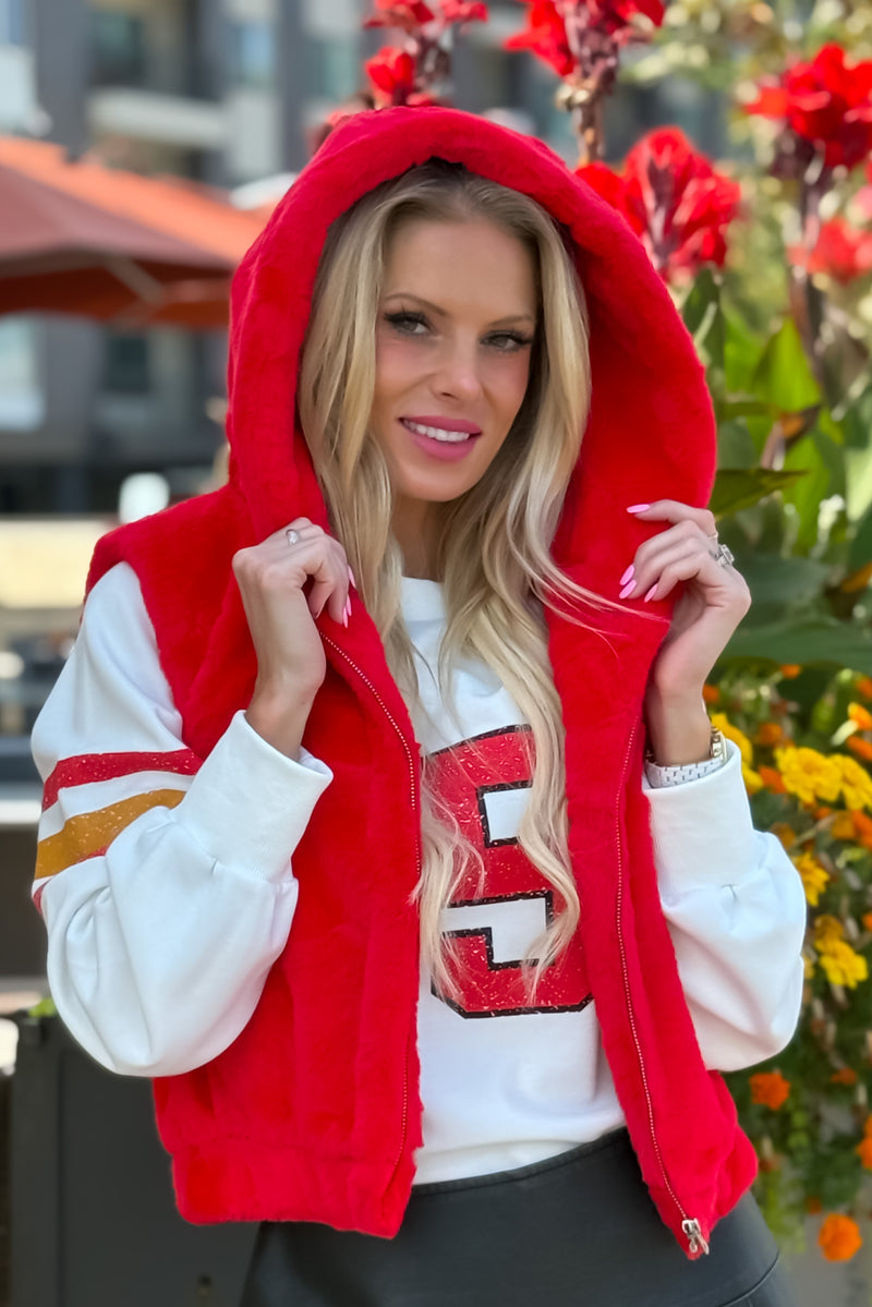 Avery Hoodie Faux Fur Vest : Red