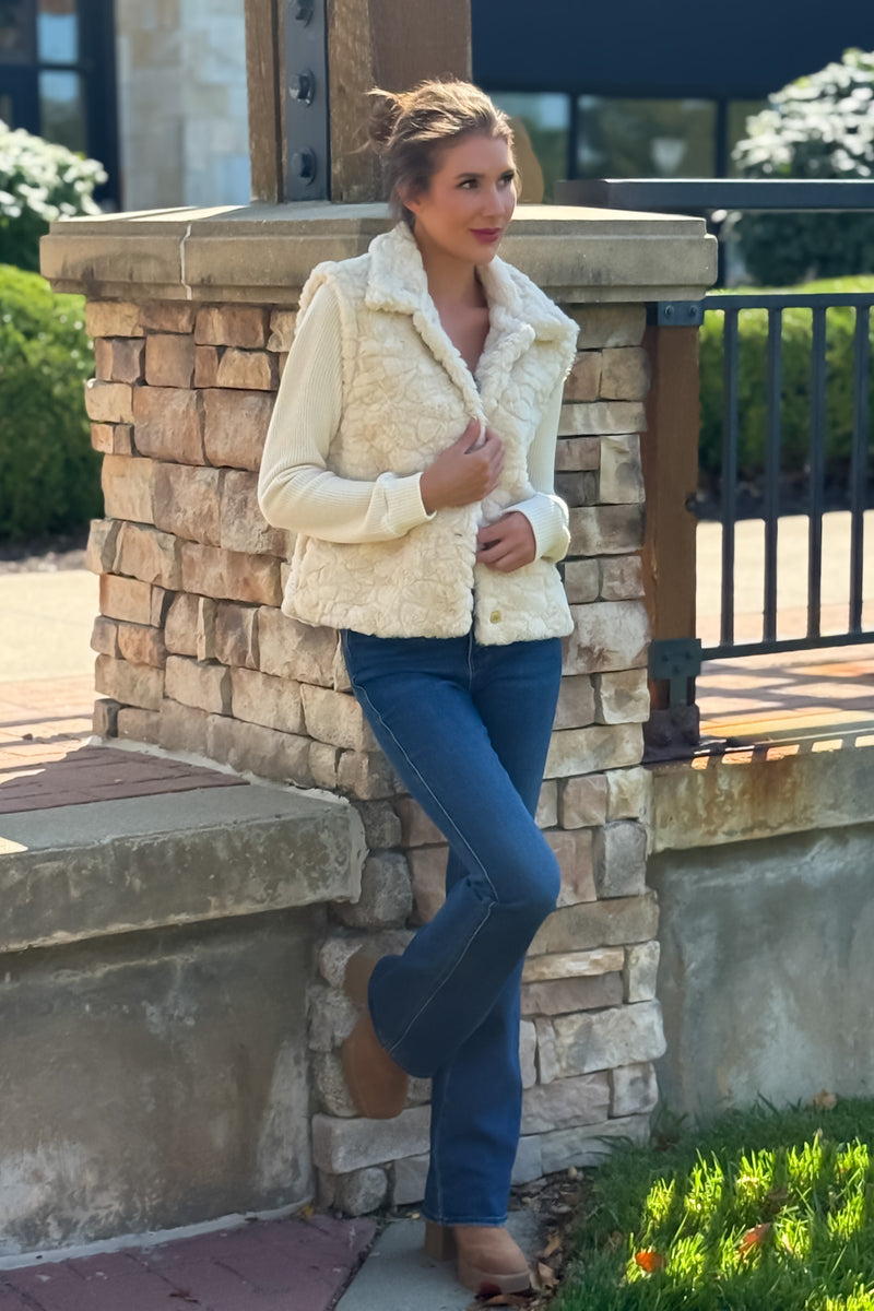 Ivy Knit Sleeve Fur Jacket : Ecru
