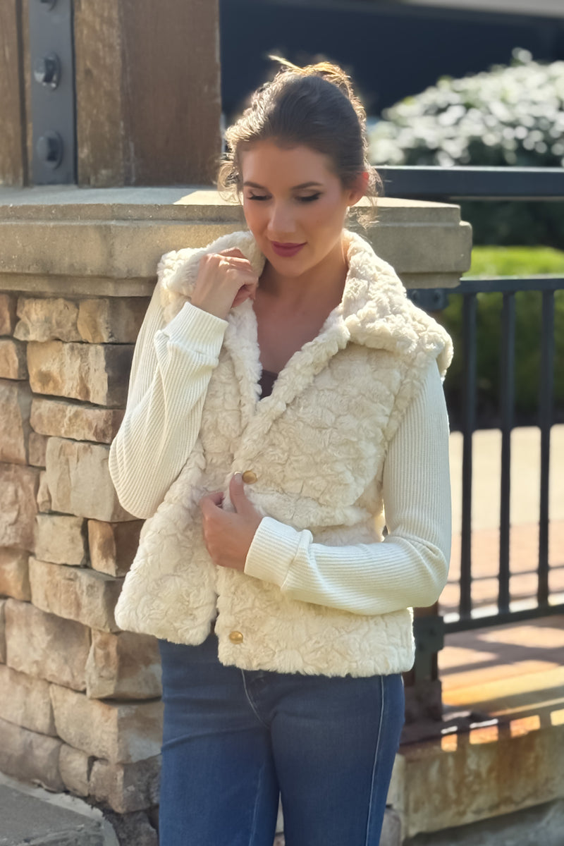 Ivy Knit Sleeve Fur Jacket : Ecru