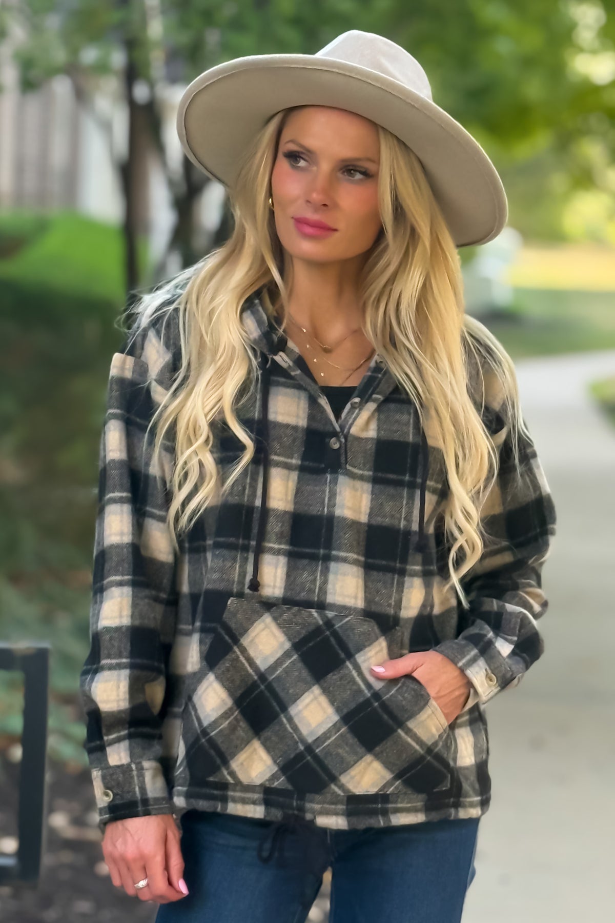 Rhae Plaid Pullover Hoodie : Black