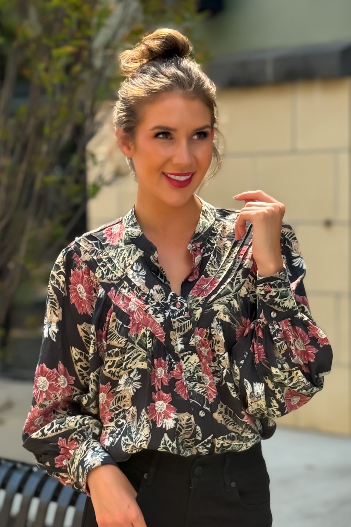 Saige Floral Print Button Down Top : Black