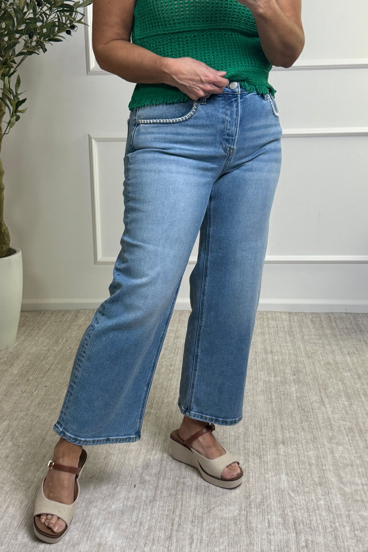 Risen Annalise High Rise Crop Wide Jeans : Medium