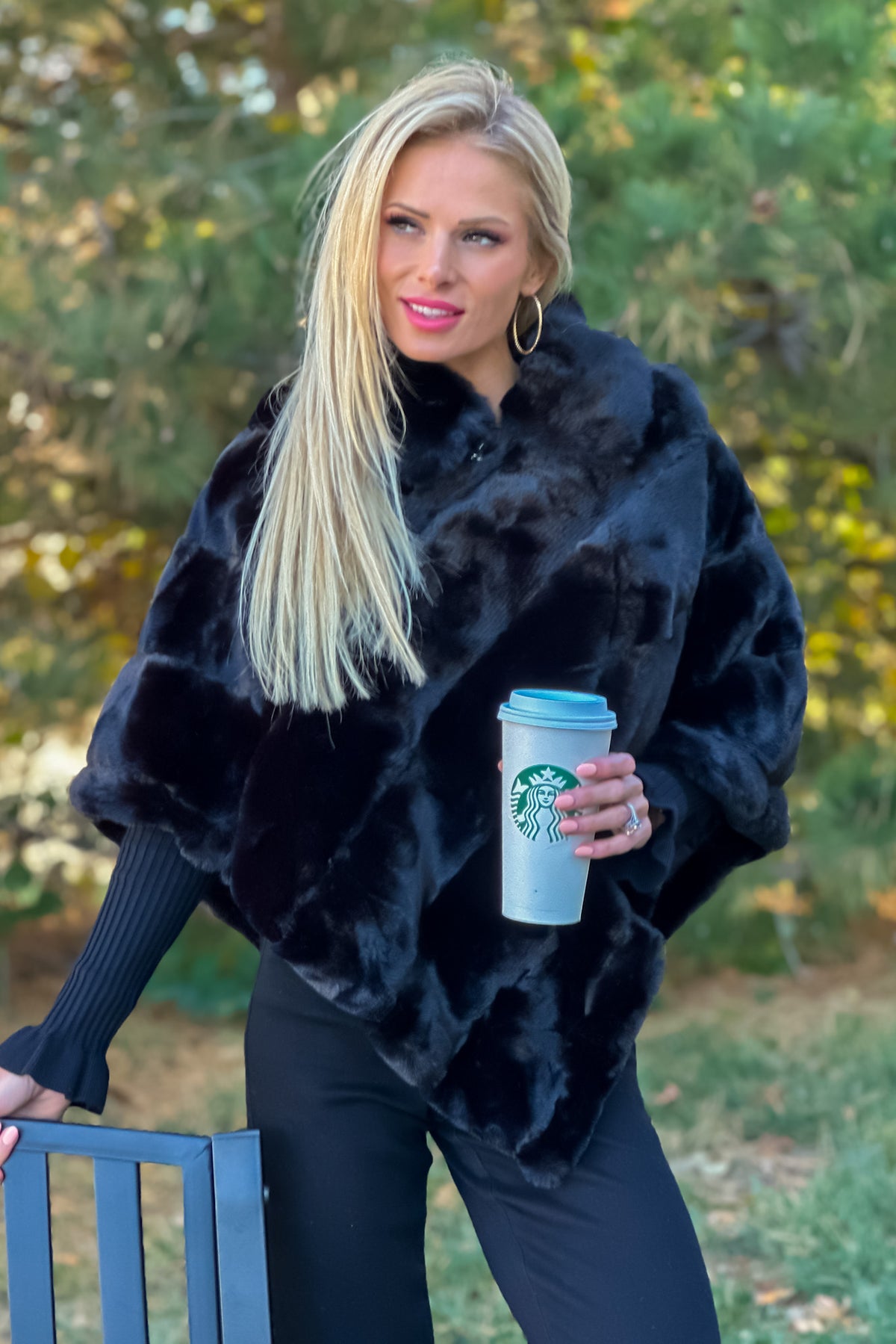 Aspen Nights Lux Faux Fur Poncho : Black