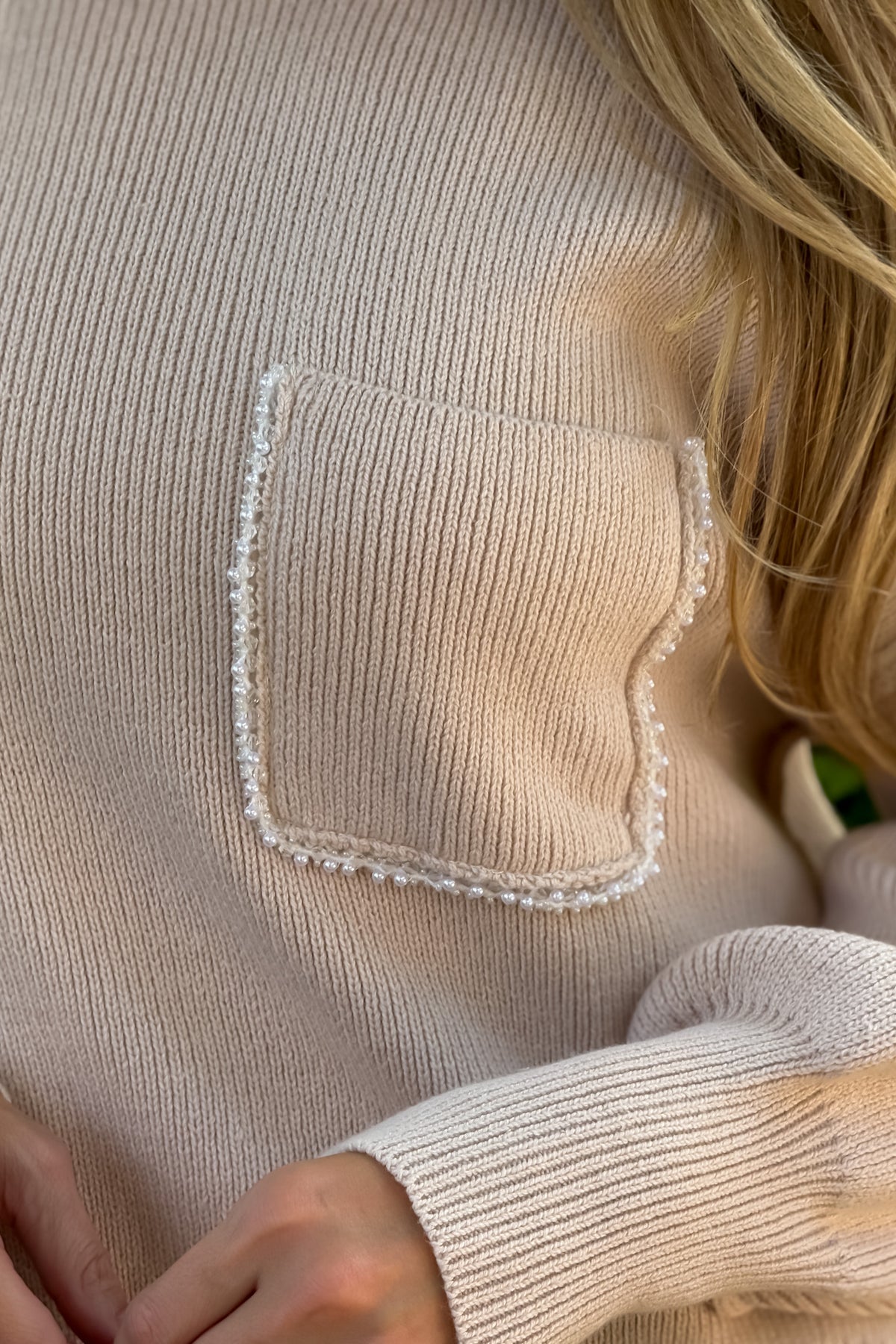 Mistee Knit Sweater w/ Front Pocket : Oatmeal