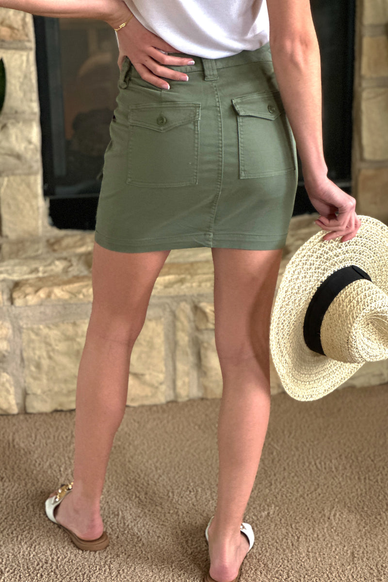 Liverpool Emaline Cargo Skort 15.5" : Martini Olive
