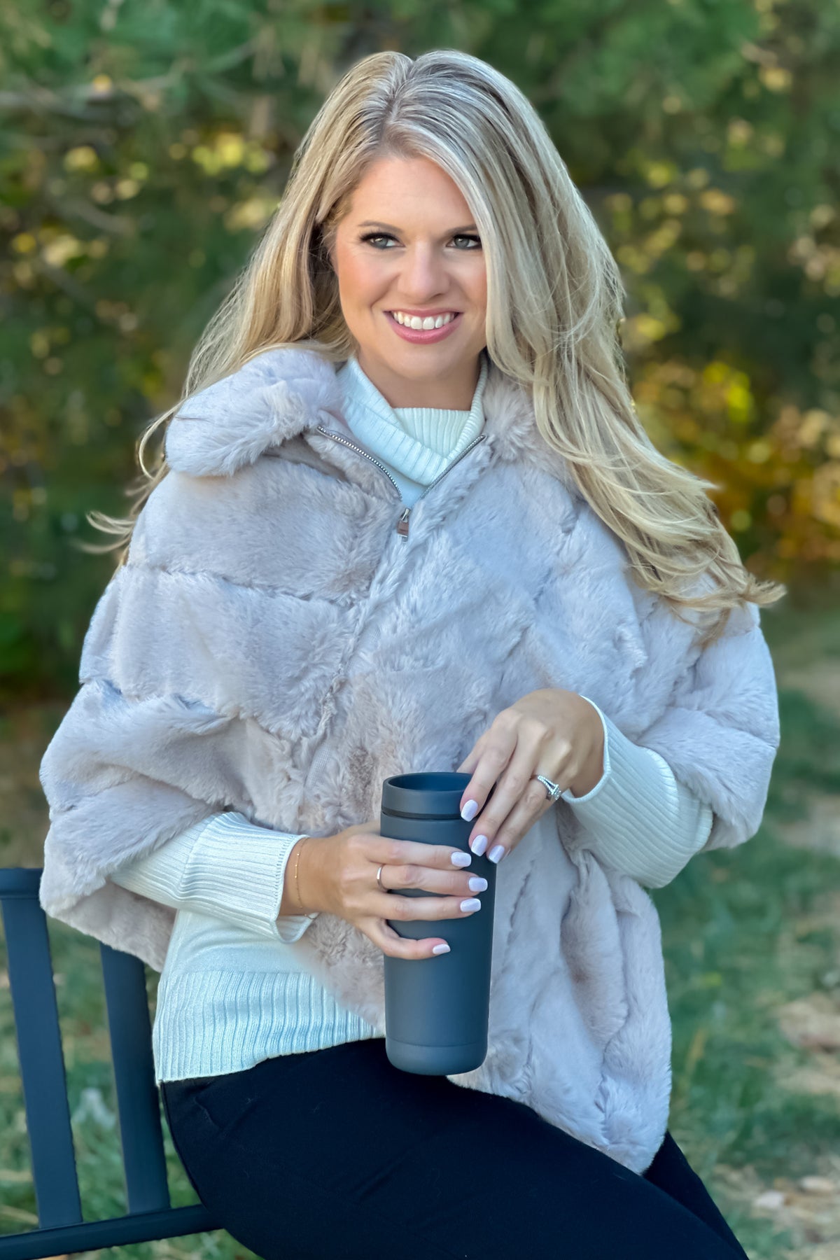 Aspen Nights Lux Faux Fur Poncho : Cream