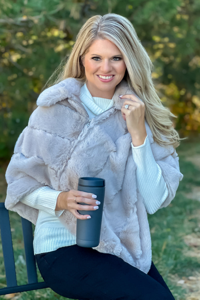 Aspen Nights Lux Faux Fur Poncho : Cream