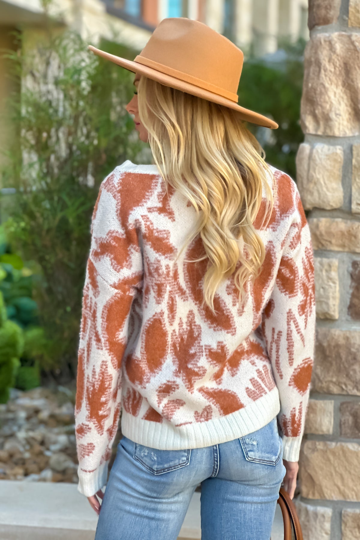 Tribal Taya V neck Jacquard Sweater : Dk. Desert